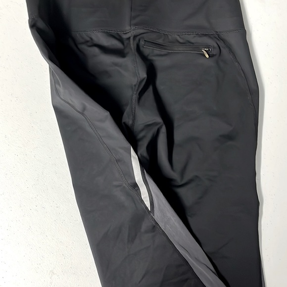 ASICS black crop bottom work out spandex - Picture 7 of 7